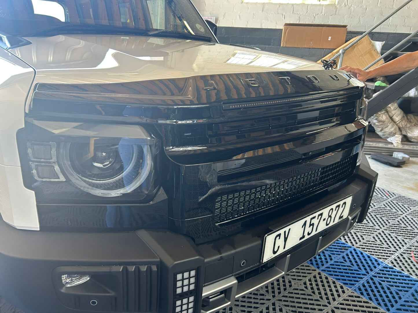 Jetour T2 2025+ LED Bonnet Guard With Name (Gloss Black)