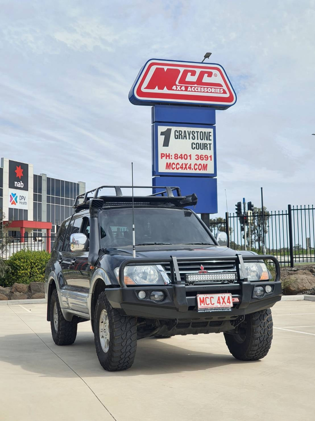 Mitsubishi Pajero CK 2000-2006 Front Bumper Replacement