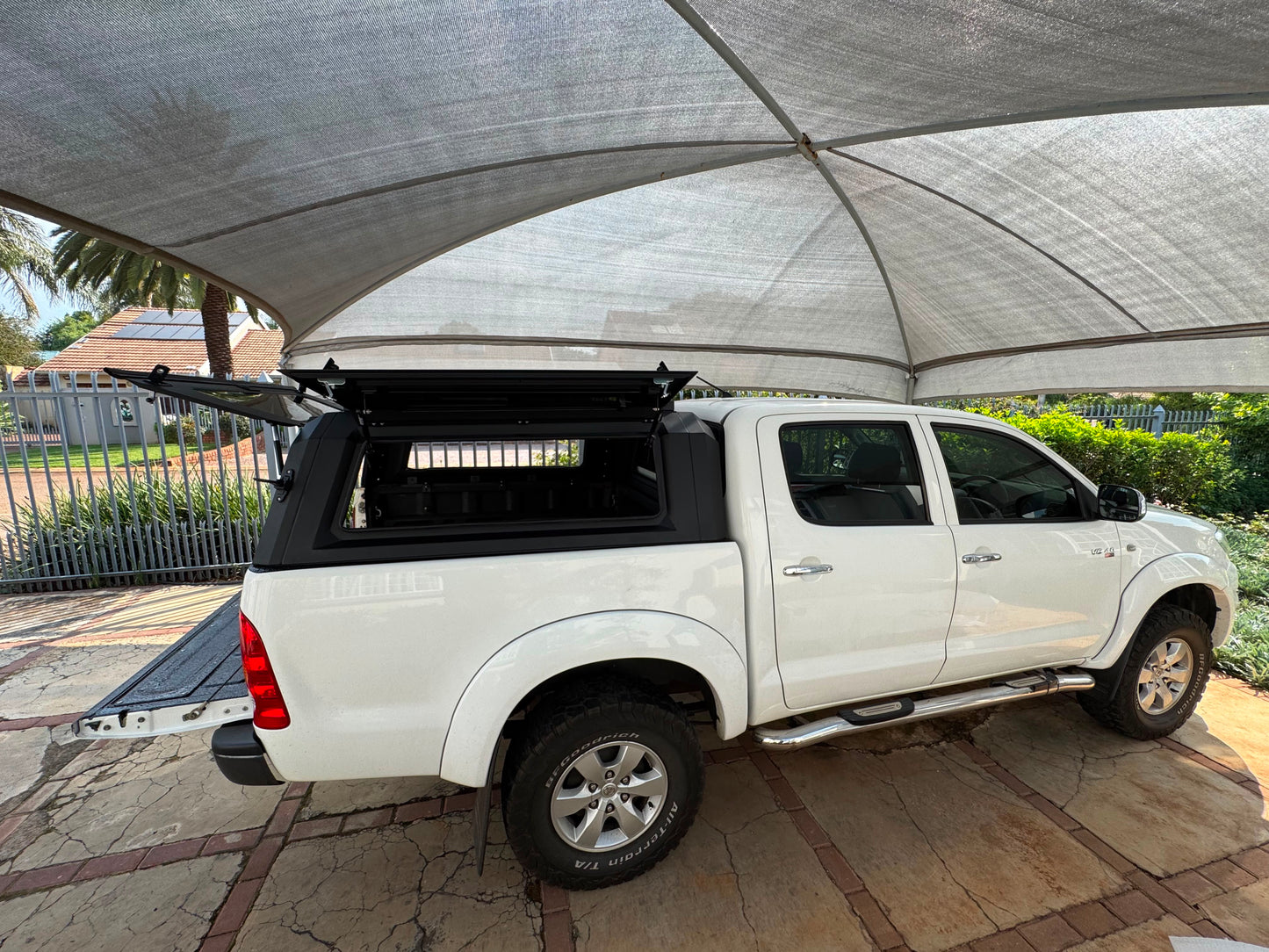 Toyota Hilux 2005-2015 D/C Canopy With Steel Glass Windows