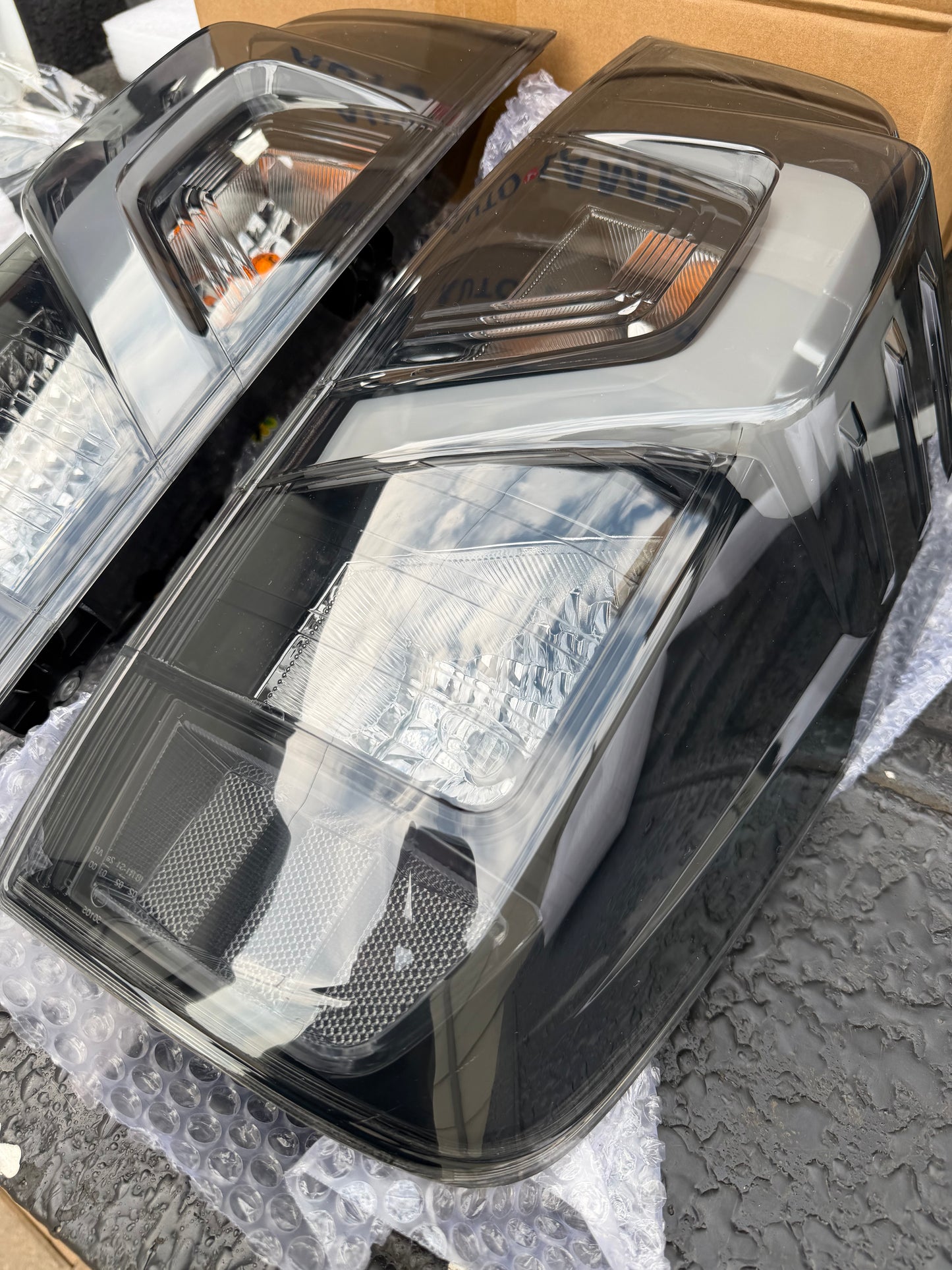 Nissan Navara 2021+ Smoked Tail Light Set - 2pcs