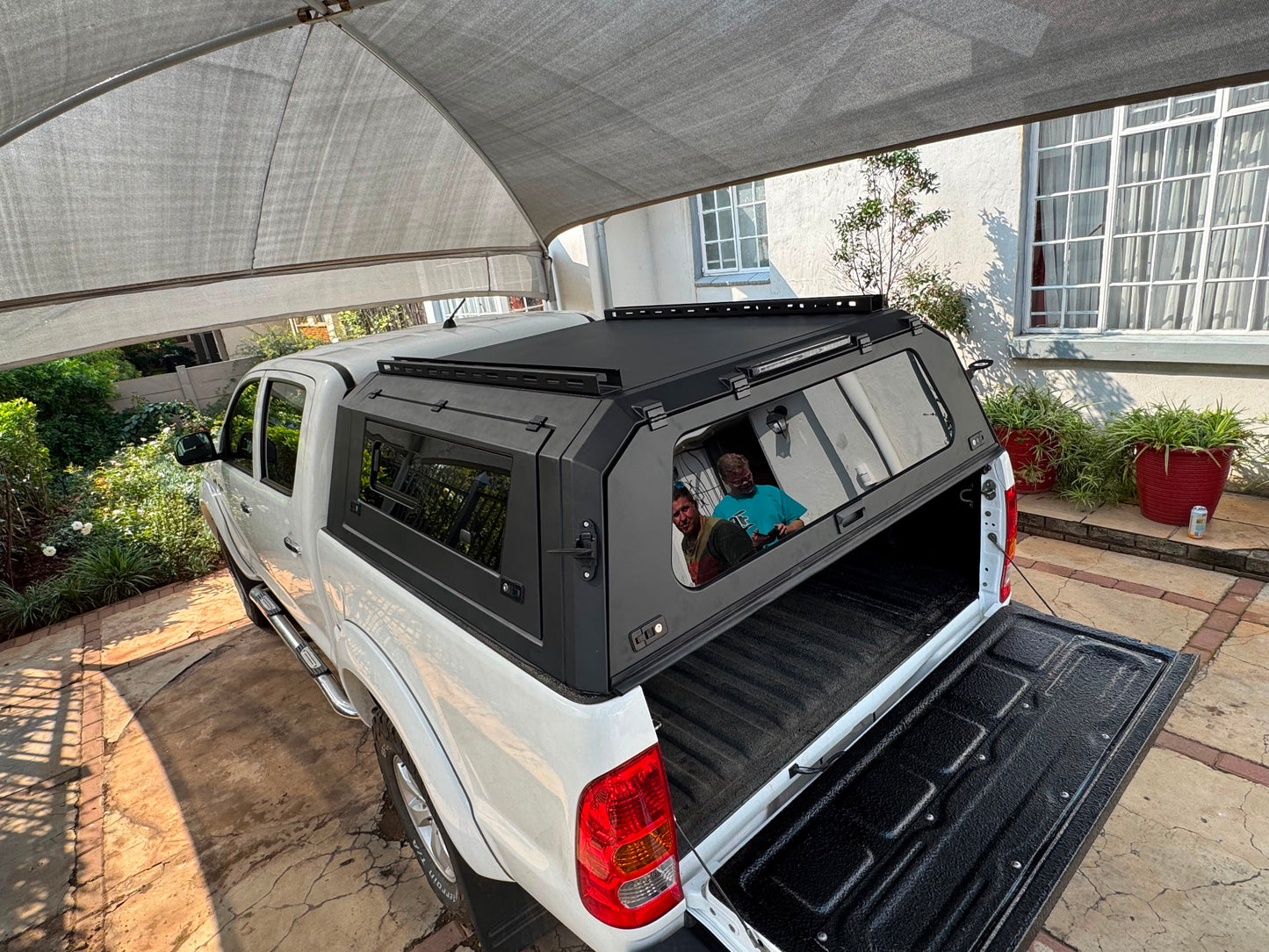 Toyota Hilux 2005-2015 D/C Canopy With Steel Glass Windows