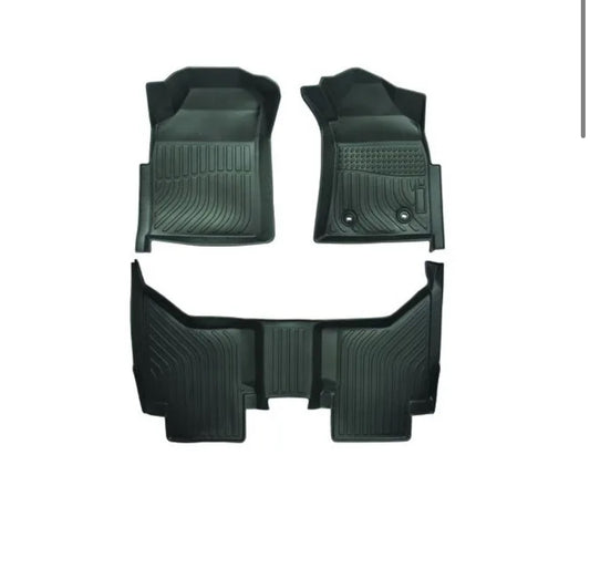 Toyota Hilux 2009 - 2015 Moulded Type Car Mat Set