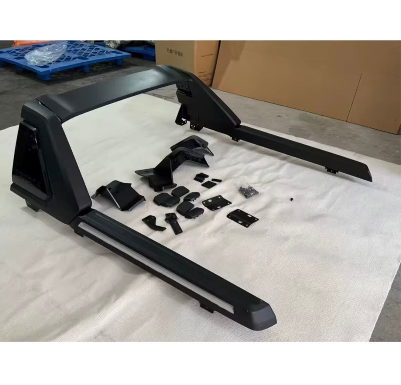 Toyota Hilux 2026+ Black Sports Bar Complete