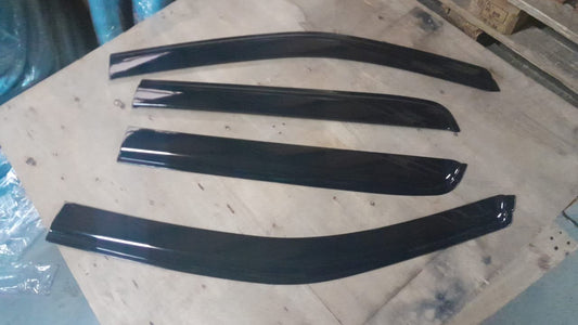 Toyota Hilux 2016+ Gloss Black Windshields Set