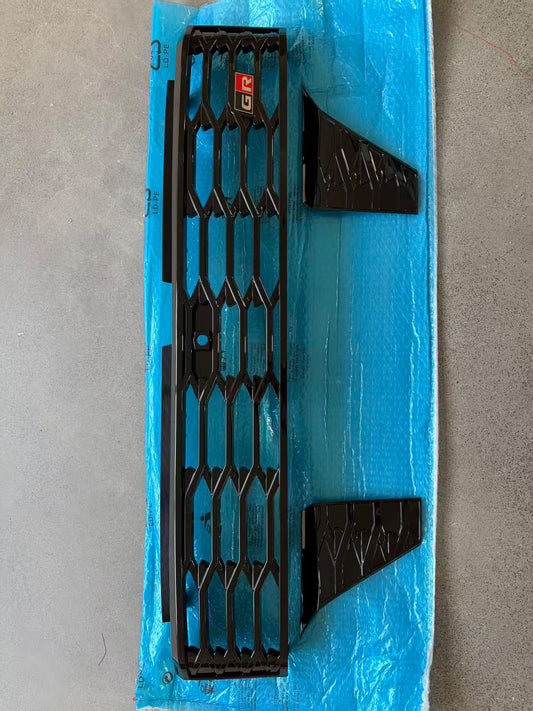 Toyota Hilux Travo 2026+ GR Grill Gloss Black