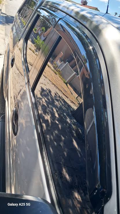 Nissan Navara 2022+ Gloss Black Windshields Set
